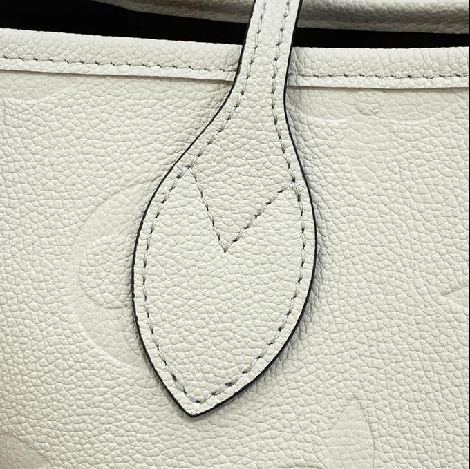 2025224M4568410382625