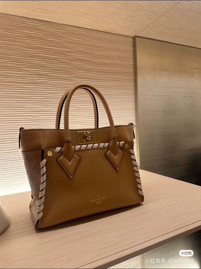 2025224M2158510012113