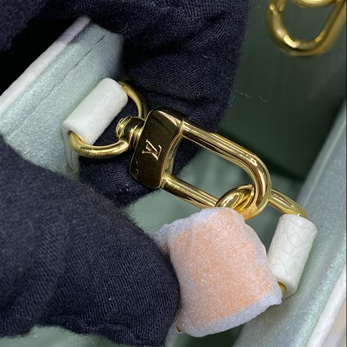 2025224M46833102551927