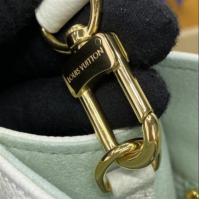 2025224M46833102551943