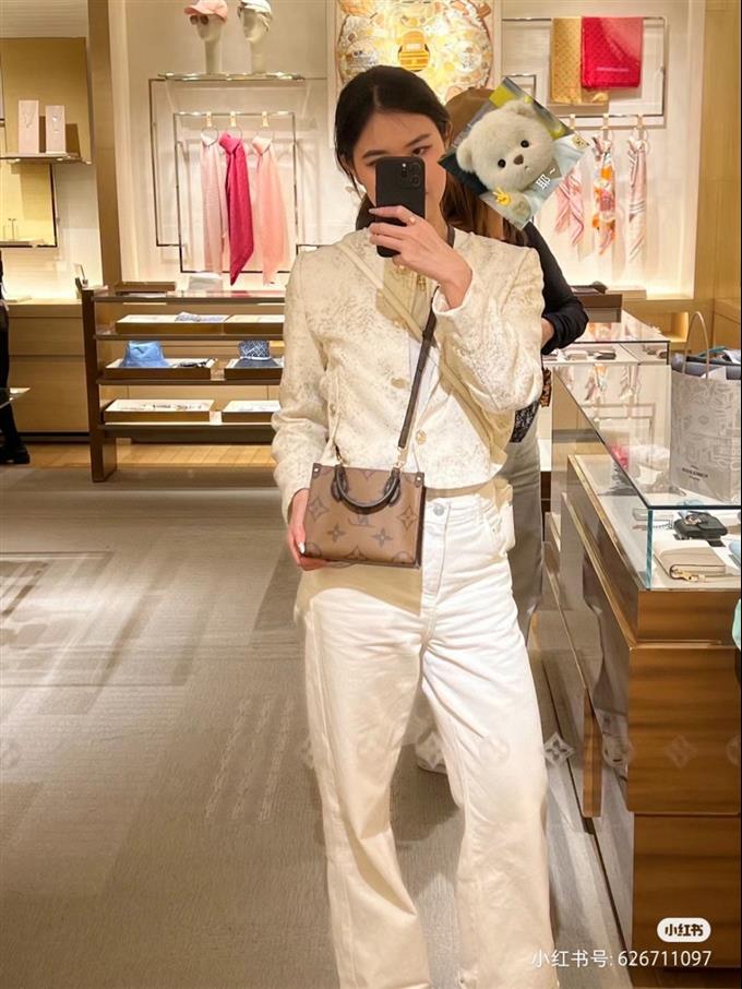 2025224M4683910262327