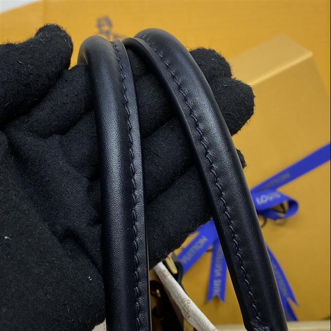 2025224M46912102554176