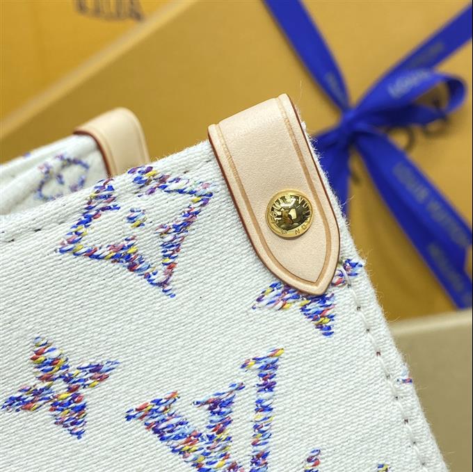 2025224M24708102553686