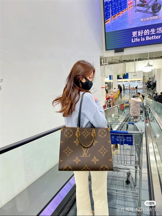 2025224M4532010255676