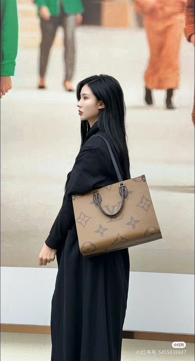 2025224M45321102555288