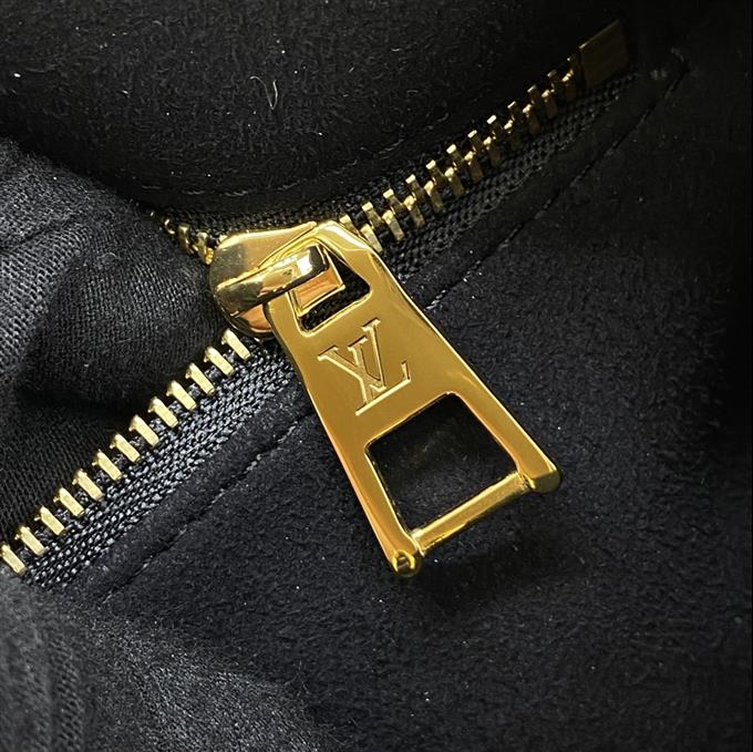 2025224M45653102557781