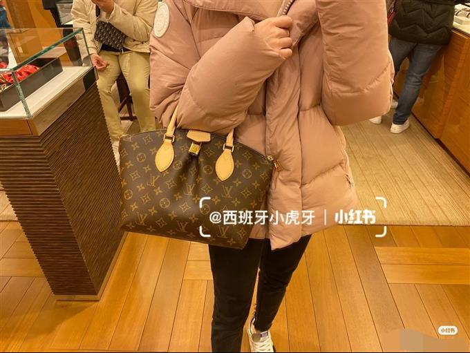 2025224M45986215744816