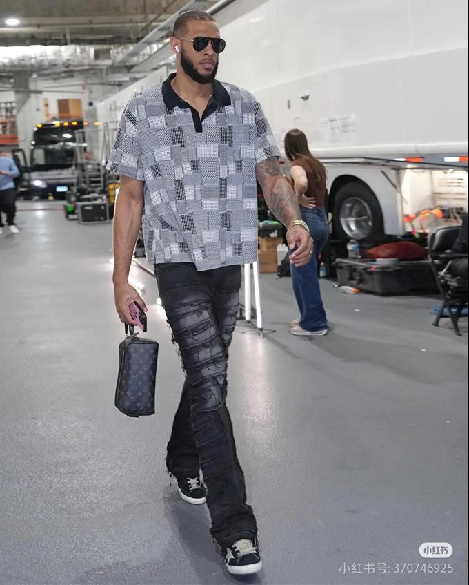 2025224M4635422372497