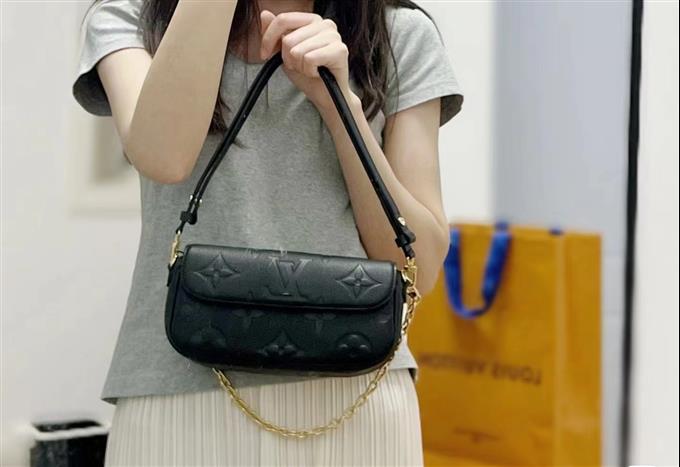 2025224M82154222413329