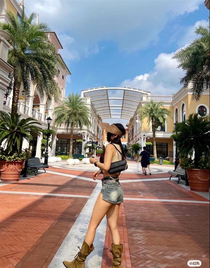 2025224M82154222418219