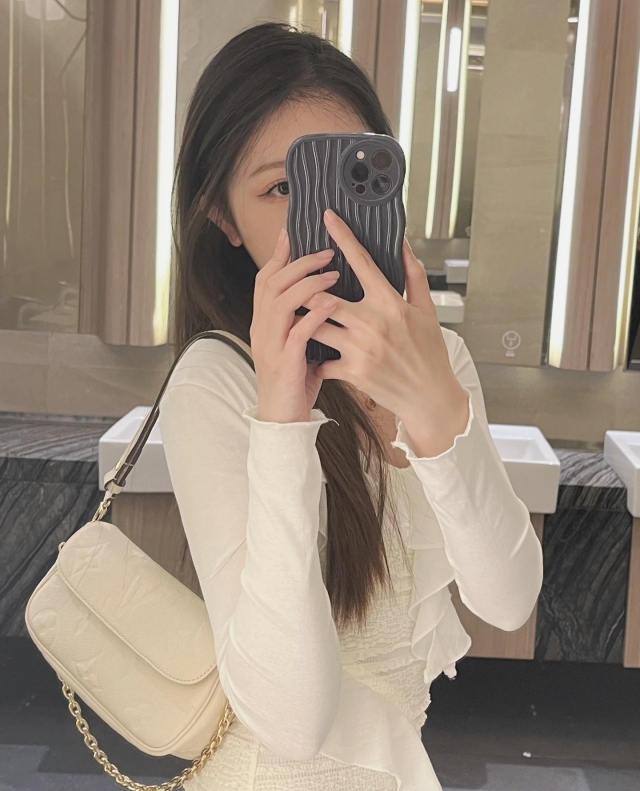 2025224M82210222423300