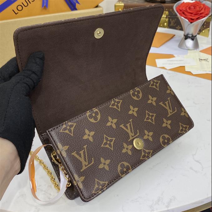 2025224M82509223657798