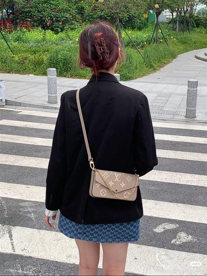 2025224M82610222422817