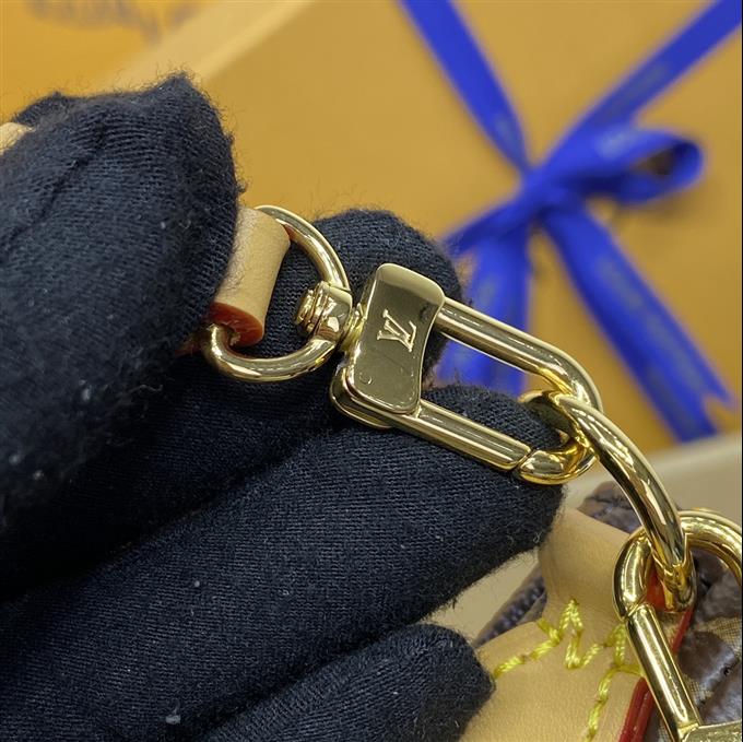 2025224M83008223658204