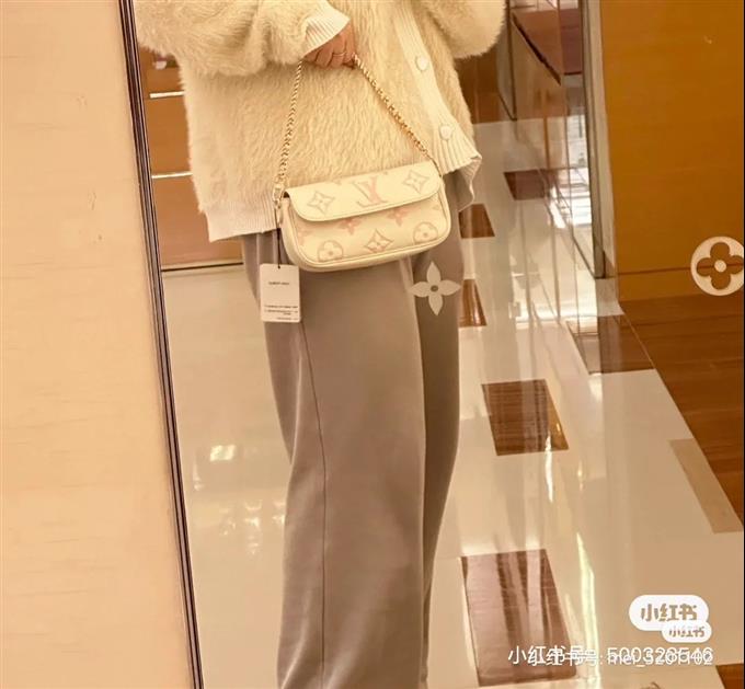 2025224M83026222438839