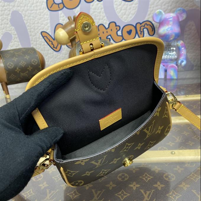 2025224M83298215746122