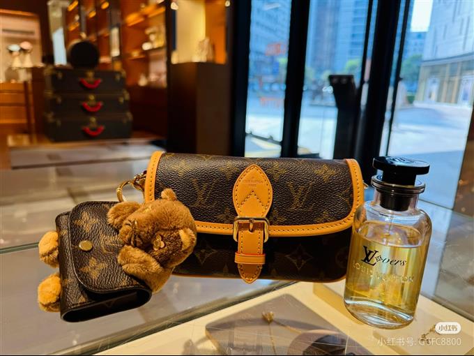 2025224M83298223711752