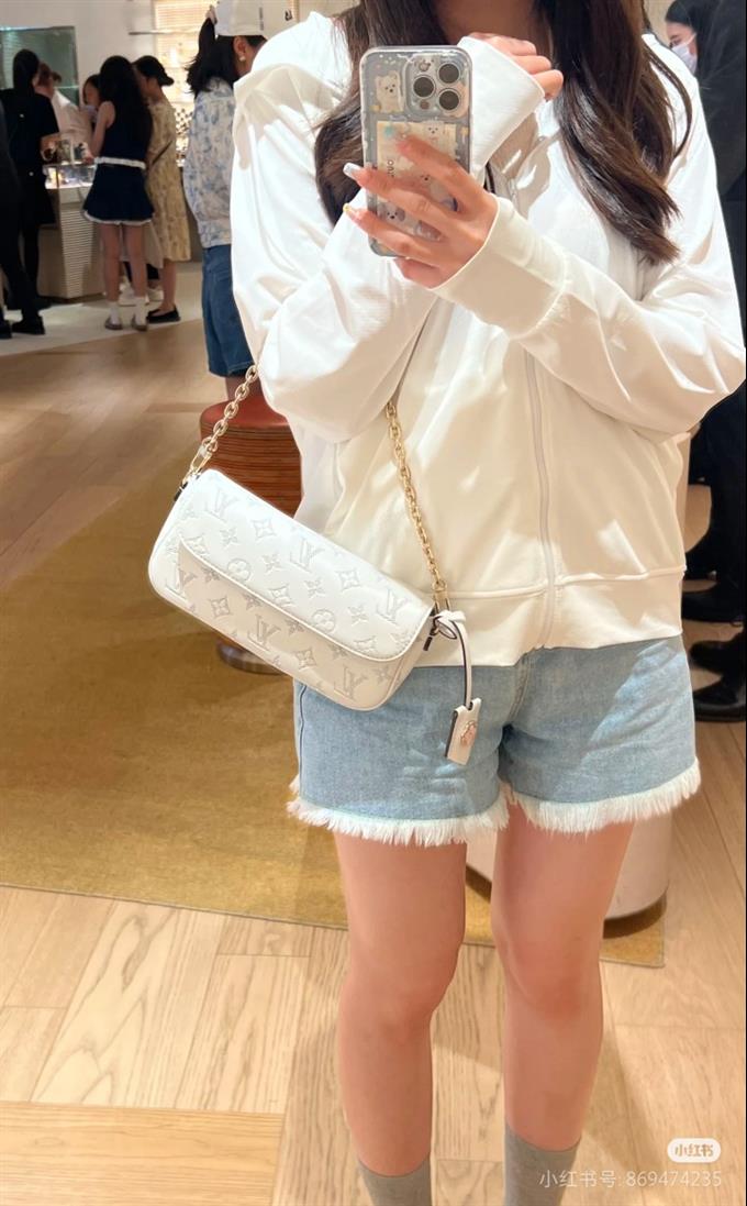 2025224M11299224347890