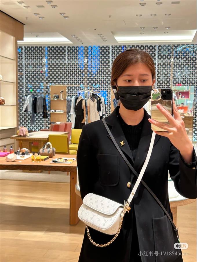 2025224M11299224351824