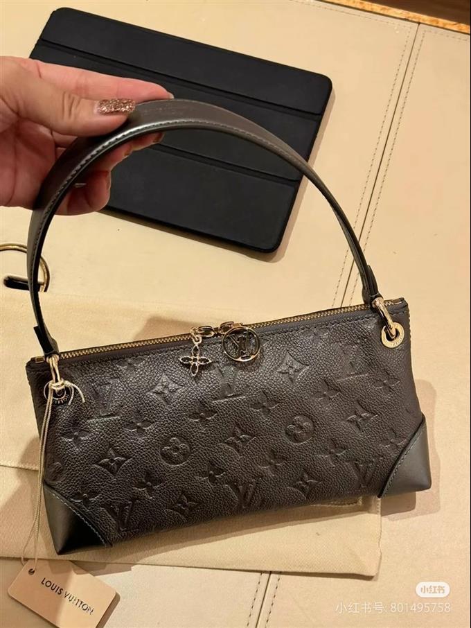 2025224M12174214940873