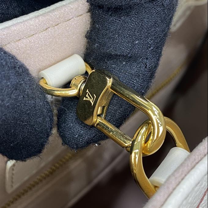 2025224M2157522241533