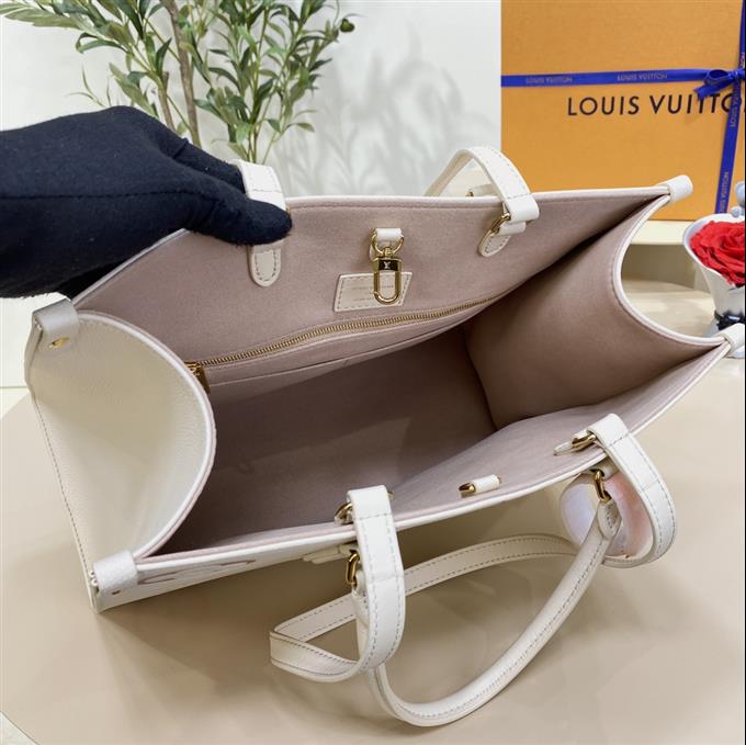 2025224M2157522241611