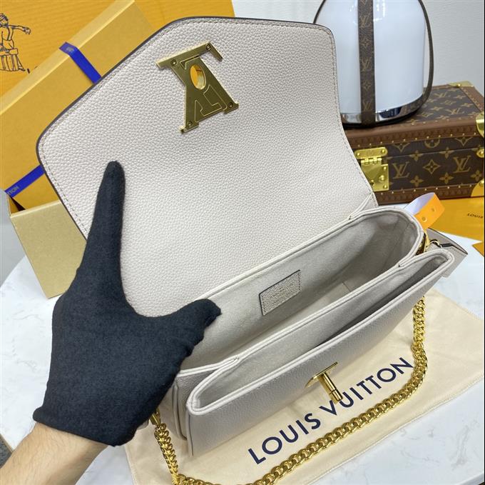 2025224M2279222241831