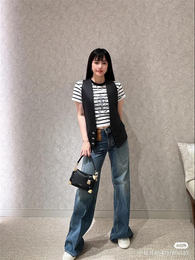 2025224M23817222432379