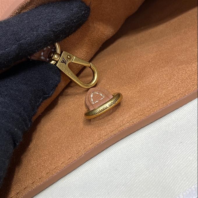 2025224M2497422242476