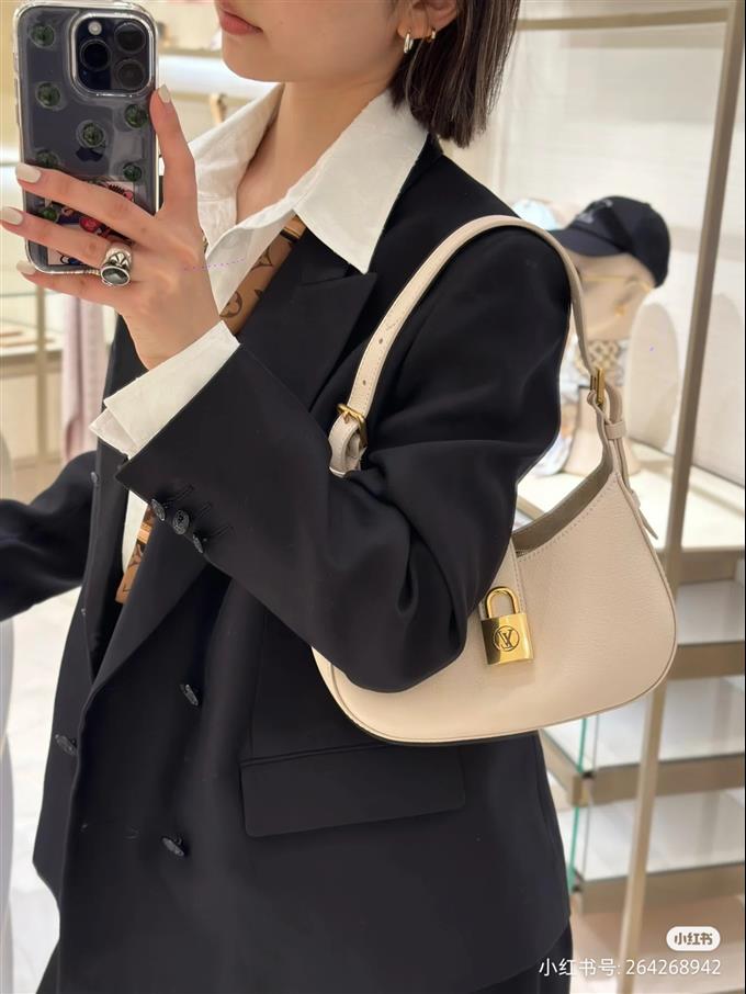 2025224M24990224631687