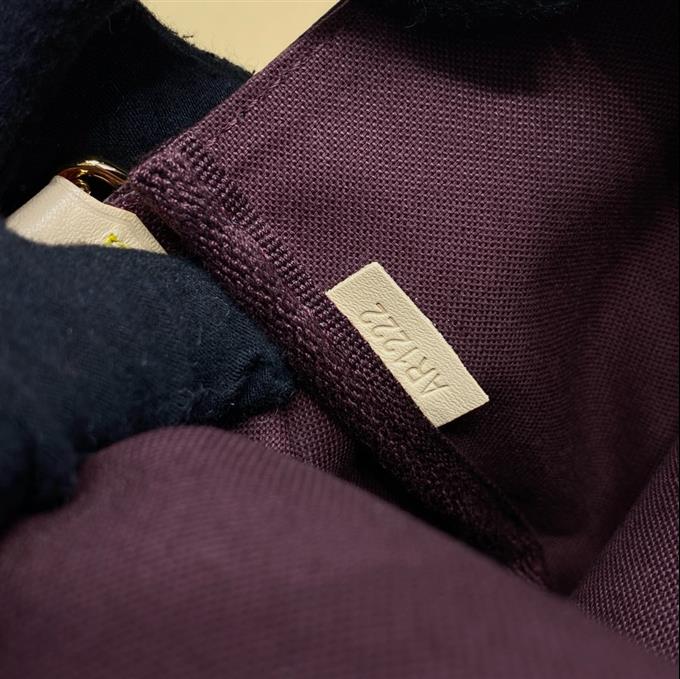 2025224M40718223647108