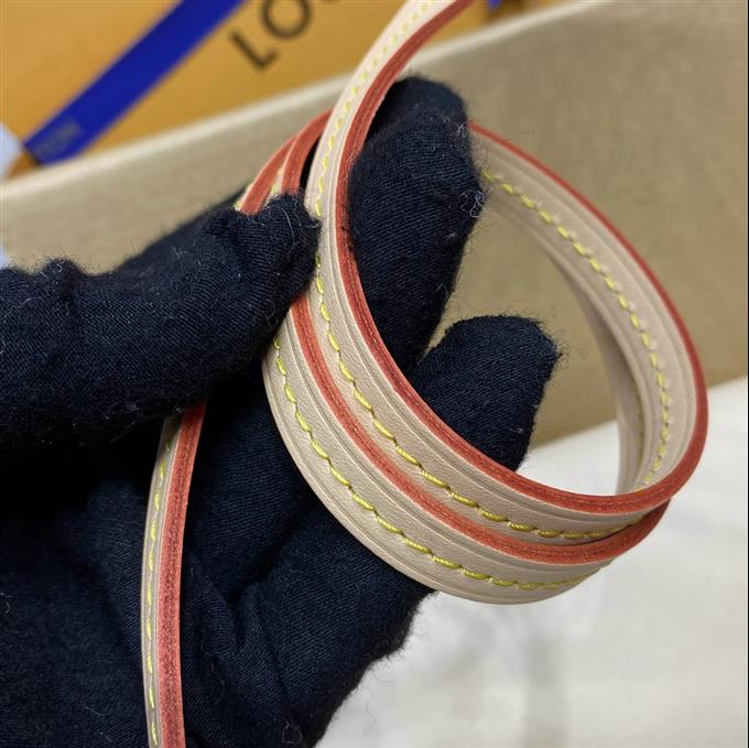 2025224M4071822364760