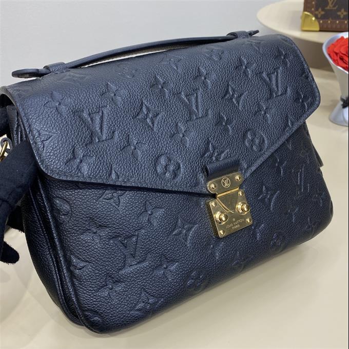 2025224M4148722244697