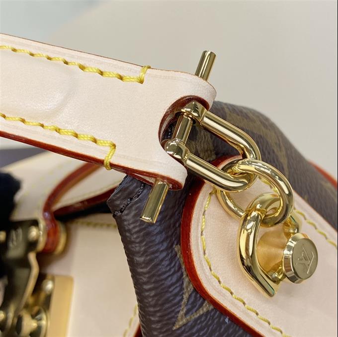 2025224M43587223647702