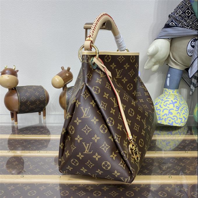 2025224M448691541673