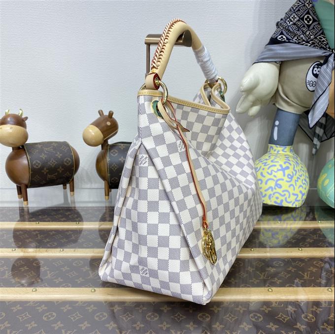 2025224M448691541815