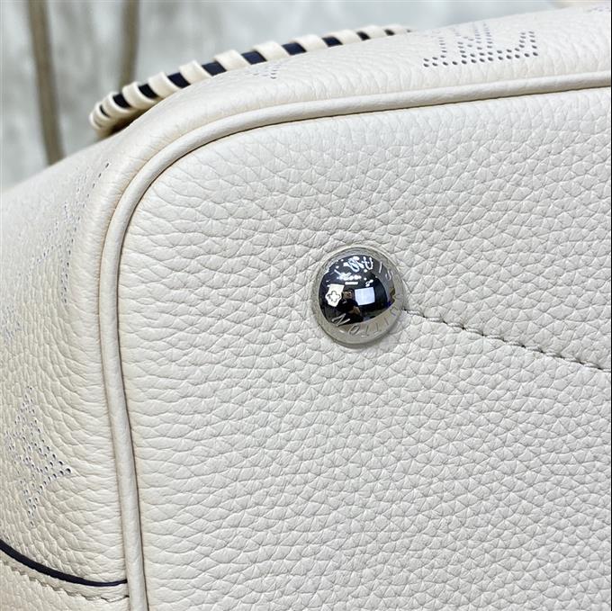 2025224M21851224115697