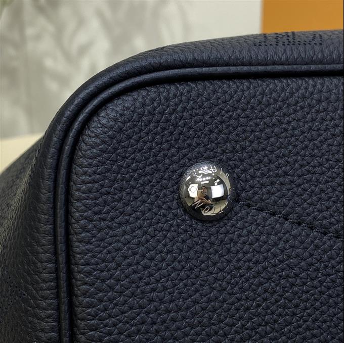 2025224M21851224115901