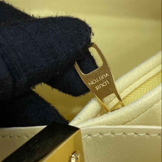 2025224M2227620518132