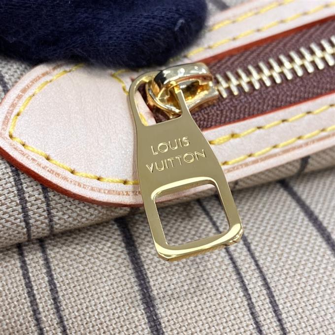 2025224M501561541972