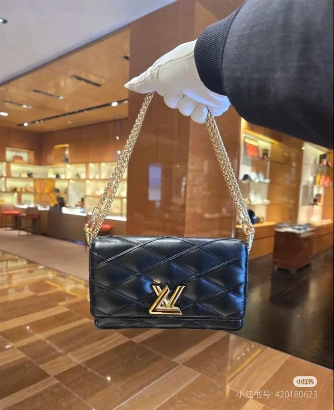 2025224M1313911292804