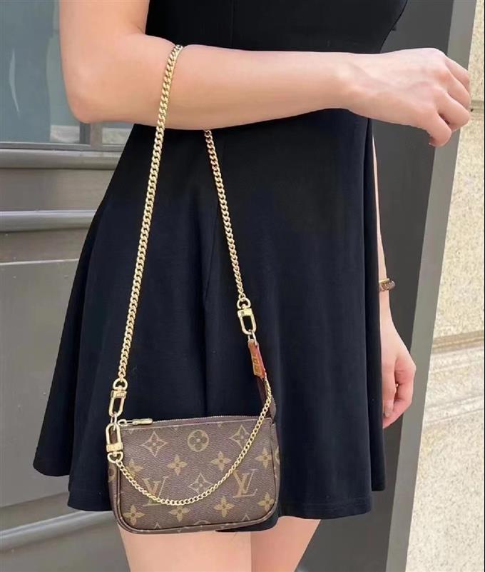 2025224M82510144349569