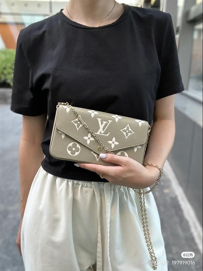 2025224M8261021214185