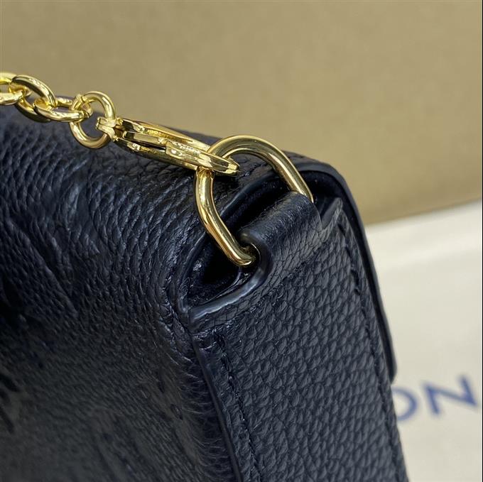 2025224M82777221813284