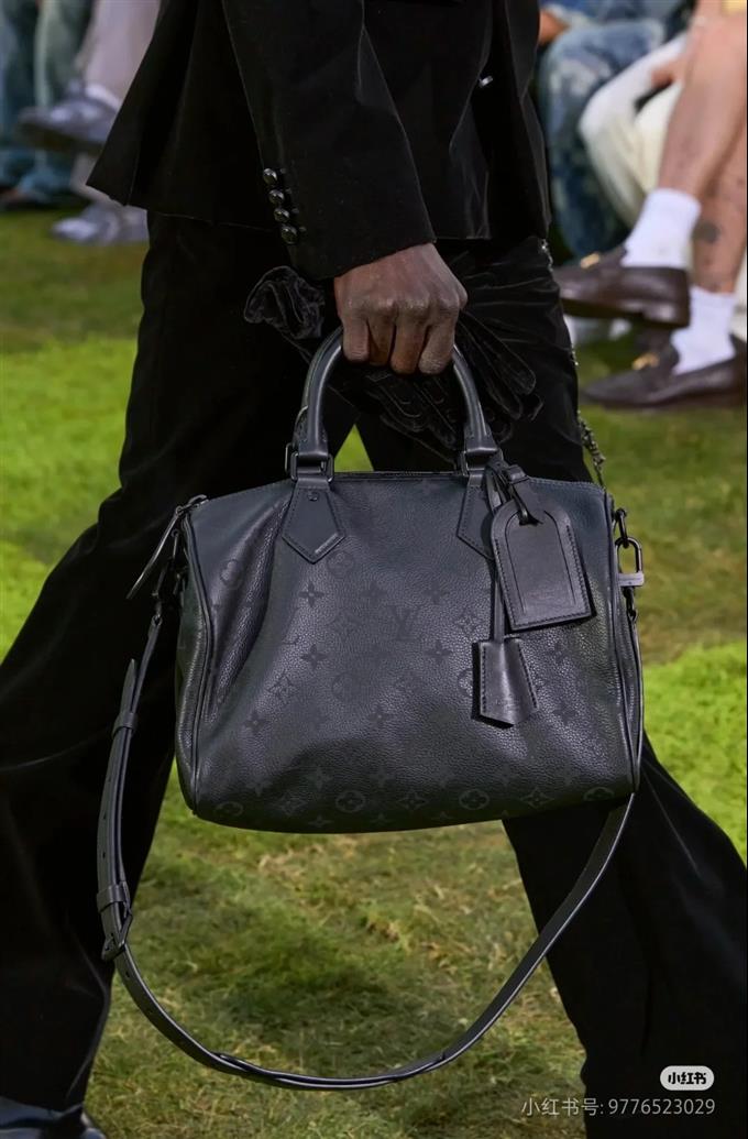 2025224M211081010226