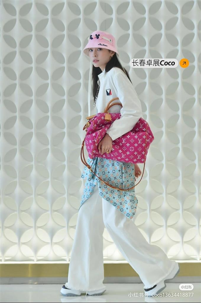 2025224M2443710102737