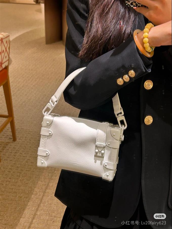 2025224M24304143842720