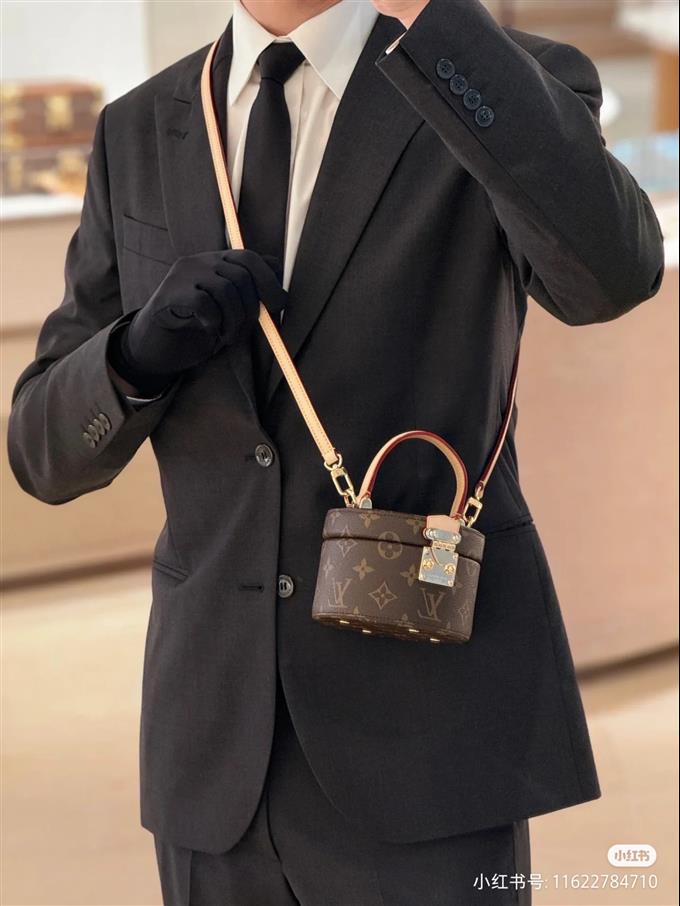 2025224M46933203133504