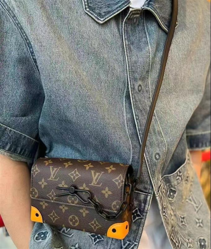 2025224M82534203133931