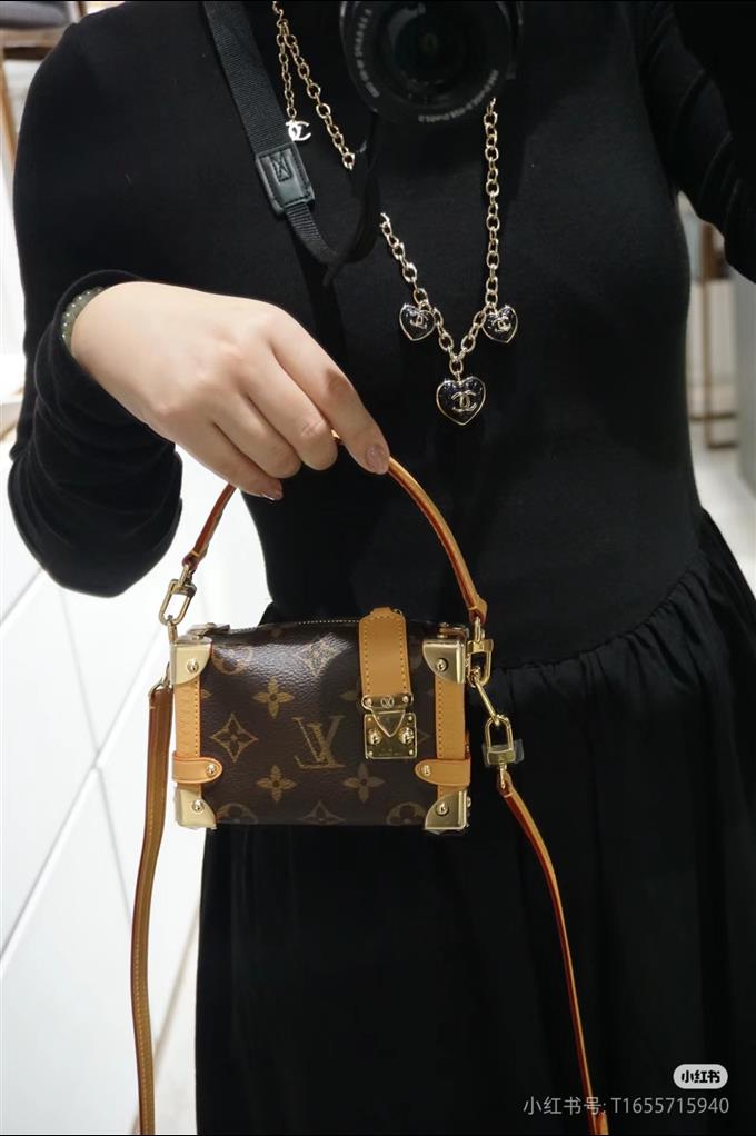 2025224M83018143843581